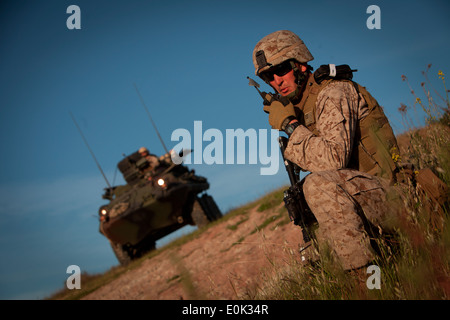 Corps des Marines américains, le sergent-chef. Sears avec la 15e Marine Expeditionary Unit (MEU) 15e, 3e Bataillon, 5e de marine, des armes Co Banque D'Images