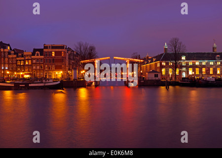 Pittoresque Ville de Amsterdam aux Pays-Bas par nuit Banque D'Images