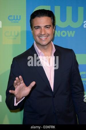 Jaime Camil au niveau des arrivées pour les CW Network Upfront 2014 Présentation, l'hôtel de Londres, New York, NY Le 15 mai 2014. Photo par : Derek Storm/Everett Collection Banque D'Images