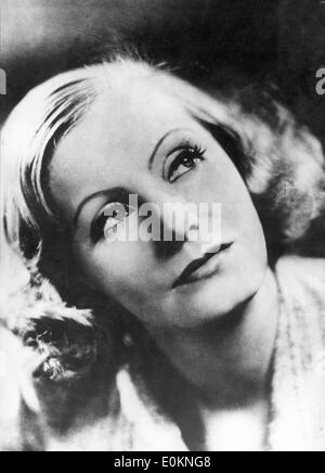 Portrait de l'actrice suédoise Greta Garbo à Los Angeles, Californie Banque D'Images