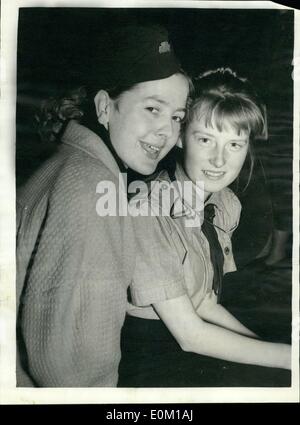 Mar. 03, 1953 - Guides arrivent d'Allemagne : un groupe de 21 responsables adultes responsables de l'Allemagne. ont été invités à Banque D'Images