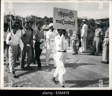 Juillet 07, 1953 - Le Roi retourne au Cambodge....exige l'indépendance complète de son pays : Le Roi Sihanouk Morodon de Banque D'Images