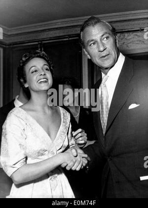 Acteurs Gary Cooper et Gisèle Pascal au Théâtre Variétés Banque D'Images