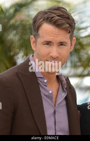 Cannes, France. 16 mai, 2014. L'acteur Ryan Reynolds assiste à la 'captifs' photocall annuel à la 67e Festival de Cannes le 16 mai 2014 à Cannes, France. Credit : Frederick Injimbert ZUMAPRESS.com/Alamy/Live News Banque D'Images