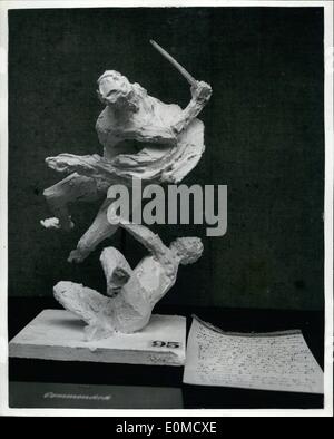 10 octobre 1954 - Pas de gagner le sculpteur TUC's grand argent. Les entrées des sculpteurs à un concours organisé par le T.U.C. n'étaient pas assez bon pour les premiers prix - deux de ,000, un de 00 et de 50, il a été annoncé hier. Les artistes ont été invités à soumettre des idées pour deux pièces dans le nouveau quartier général du TUC, allant jusqu'à Bloomsbury. Un monde a été de représenter les sacrifices des syndicalistes dans deux guerres ; l'autre pour symboliser le mouvement syndical. Six concurrents - ''commande'' - ont été accordées 0 chacun. Photo montre : l'une des entrées. Banque D'Images