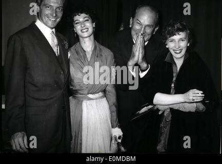 10 octobre 1954 - Fini la Conférence........appelé stage manager William Dieterle lors d'une conférence de presse hier. Il a présenté les interprètes principaux de son Richard-Wagner-film nommé ''Feuerzauber''. Photo montre (de gauche à droite) Carlos Thompson, Rita Gam, William Dieterl et Valentina, dortese. Banque D'Images