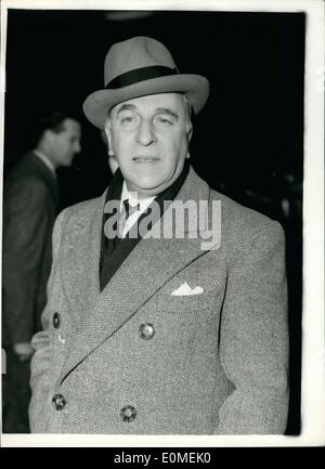 10 févr. 02, 1955 - Nouveau ambassadeur français à Londres arrive vole dans de Vienne : M. Jean Chauvel le nouvel ambassadeur français à Londres arrivée à Londres cet après-midi de l'aéroport de Vienne. Il était le haut commissaire français à Vienne. Photo montre M. Jean Chauvel vu à son arrivée à l'aéroport de Londres cet après-midi. Banque D'Images