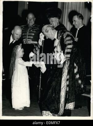 01 janv., 1955 - Children's Fancy Dress Party à Mansion House. Photo montre 5 ans Ann Chester de Barnet, vêtue comme une mariée Banque D'Images