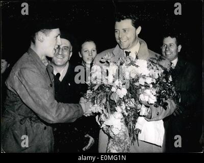 Mar. 03, 1955 - Gérard Philipe à Berlin : le célèbre acteur français et star de cinéma Gérard Philipe est arrivé à Berlin avec Banque D'Images