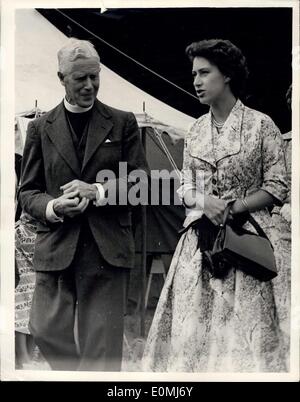 20 août 1955 - La Reine, Reine Mère et les autres membres de la famille royale à l'église à Abergeldy Feye Château près de Salmoral de l'aide de fonds pour la construction d'une sacristie à Grathie Château, où la famille royale adoration durant leurs vacances. Photo montre : la princesse Margaret Banque D'Images