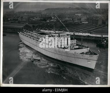 Juin 06, 1955 - SA MAJESTÉ LA REINE lance le ''Empress of Britain'' Cérémonie à Glasgow : La photo montre la vue du paquebot ''Empress Banque D'Images