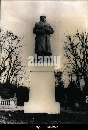 Mar. 03, 1956 - Nouveau Monument aux soldats français à être dévoilé à Metz : un nouveau monument du Soldat français ''libérateur'' est de Banque D'Images