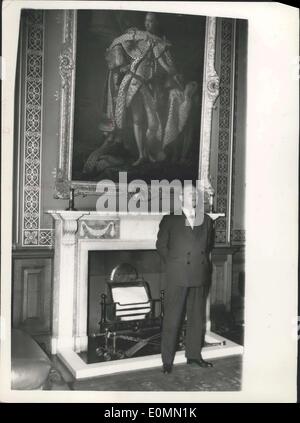 29 déc., 1955 - La nouvelle secrétaire des affaires étrangères pose pour la presse. Il a été annoncé aujourd'hui que huit officiers supérieurs britanniques Moyen-orient envoyés ont été rappelé à Londres par M. Selwyn LLoyd , Grande-Bretagne;s nouveau Secrétaire aux affaires étrangères , pour des pourparlers d'urgence sur la situation dangereuse dans leur région. Aujourd'hui, le nouveau ministre des affaires étrangères pose pour la presse. M. Selwyn LLoyd , le nouveau ministre des affaires étrangères, pose à côté d'une peinture de George malade au Foreign Office aujourd'hui. Banque D'Images