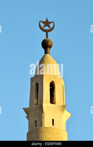 Minaret de mosquée d'Abou el-Haggag sur site de Luxor Temple de Thèbes, Egypte Banque D'Images