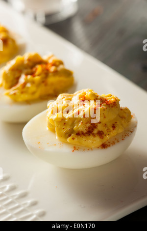 Des oeufs farcis en entrée de Paprika Banque D'Images
