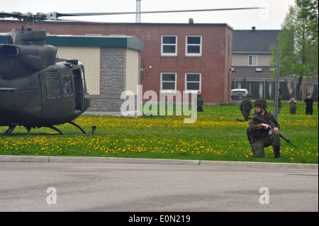 Un hélicoptère militaire canadien à Wolseley Barracks, à London (Ontario). Banque D'Images