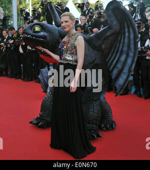 Cannes, France. 16 mai, 2014. Cate Blanchett arrive pour la première de "How to Train Your Dragon 2' pendant la 67e Cannes Film Festival, à Cannes, France, le 16 mai 2014. Crédit : Chen Xiaowei/Xinhua/Alamy Live News Banque D'Images