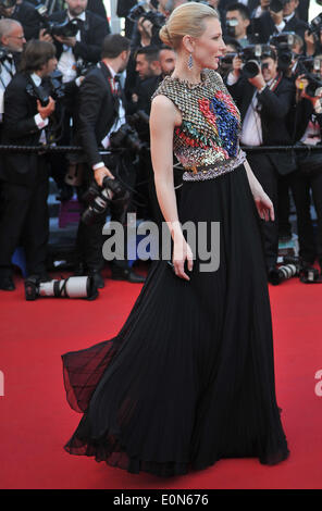 Cannes, France. 16 mai, 2014. L'actrice australienne Cate Blanchett arrive pour la première de "How to Train Your Dragon 2' pendant la 67e Cannes Film Festival, à Cannes, France, le 16 mai 2014. Crédit : Chen Xiaowei/Xinhua/Alamy Live News Banque D'Images