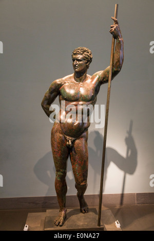 Statue en bronze d'un prince, 3ème-2ème siècles avant notre ère. Musée national de Rome, Palazzo Massimo, Italie Banque D'Images