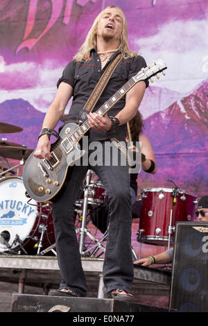 Columbus, Ohio, USA. 16 mai, 2014. Guitariste BEN WELLS de Black Stone Cherry effectue live au Rock sur la gamme music festival à Columbus, Ohio Crédit : Daniel DeSlover/ZUMAPRESS.com/Alamy Live News Banque D'Images