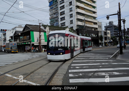 Tram, Kumamoto city, Kumamoto, Japon Banque D'Images