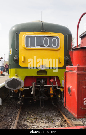 La fin de la ligne à Rawtenstall gare sur la East Lancashire Railway avec Deltic D9009 'Alycidon' dans la station. Banque D'Images