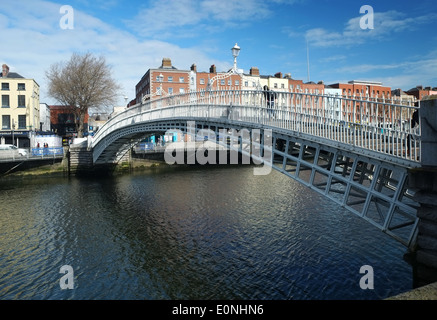 Ha'penny Bridge River Liffey Dublin Irlande Banque D'Images