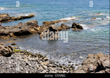 Côte Rocheuse et de galets de Los Abrigos au sud de Tenerife municipalité de San Miguel de Abona Banque D'Images