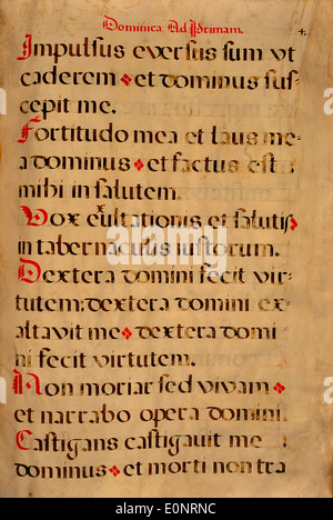 Une page d'un manuscrit de chant espagnol, montrant la notation musicale historique utilisée dans la tradition chorale espagnole. Banque D'Images