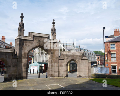 Halle avec churchgate à Stockport Cheshire UK Banque D'Images