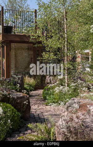 Londres, Royaume-Uni. 18 mai, 2014. RHS Chelsea Flower show 2014 Terre vitale le ciel nocturne jardin conçu par David & riche Harry Sponsors Bord na Mona UK Crédit : un jardin Banque D'Images