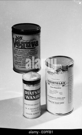 Alves e Companhia à Lisbonne est une entreprise connue pour son implication dans l'industrie pharmaceutique. Elle est reconnue pour sa production de médicaments et sa contribution au secteur de la santé au Portugal. Banque D'Images