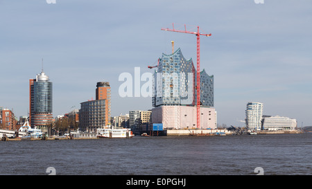 La construction de la Philharmonie de l'Elbe landmark building s'élève à Hambourg, Allemagne le 20 mars 2014. Banque D'Images