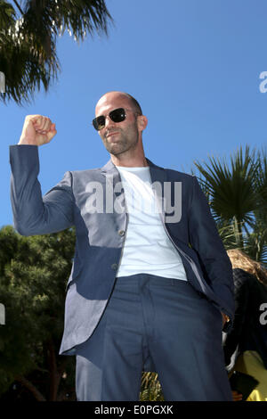 L'acteur britannique Jason Statham assiste à la photocall des hybrides '3' au cours du 67e Festival International du Film de Cannes en face de l'hôtel Carlton à Cannes, France, le 18 mai 2014. Photo : Hubert Boesl - AUCUN FIL SERVICE - Banque D'Images