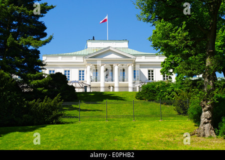 Palais du Belvédère vu depuis le Parc des Thermes royaux à Varsovie, Pologne. Banque D'Images