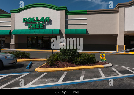 Dollar Tree Store situé à Leesburg, en Floride Banque D'Images