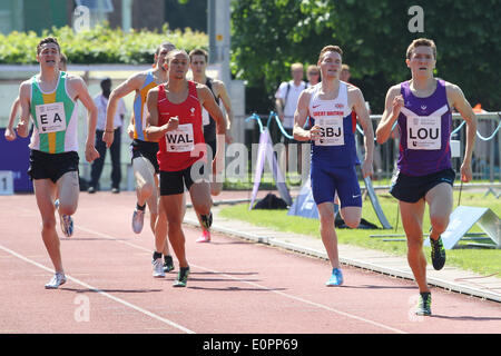Loughborough, Royaume-Uni. 18 mai, 2014. Loughborough's Jake Wightman gagne le 800m en 1.48.08 au cours de l'International Loughborough athlétisme à l'Université de Loughborough. Credit : Action Plus Sport/Alamy Live News Banque D'Images