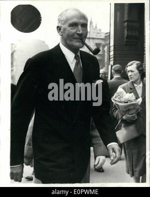 Mar. 03, 1957 - spécialiste de Harley Street, témoigner dans le procès de M. Adams à Old Bailey. Photo montre : Harley Street Banque D'Images