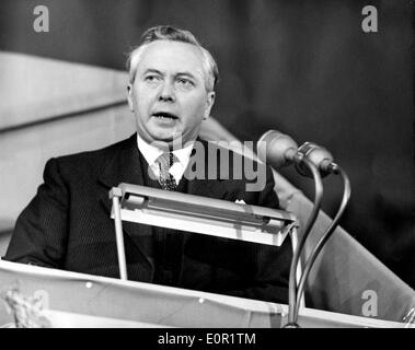 Harold Wilson prononçant un discours lors du Congrès du Parti du Travail Banque D'Images