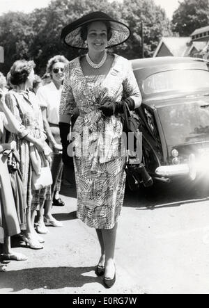 La Bégum Aga Khan Parveen Om visites Angleterre Banque D'Images