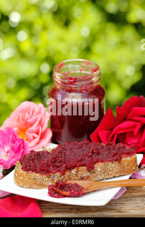 Confiture de Roses. Recette disponible. Banque D'Images