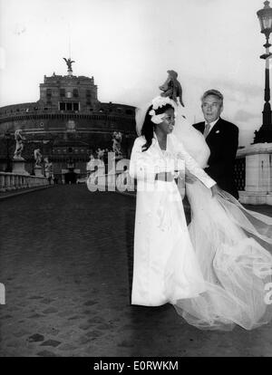 L'acteur Peter Finch épouse Eletha Barrett Banque D'Images