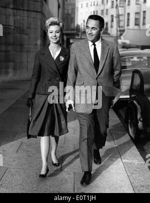 L'actrice Mitzi Gaynor avec mari Jack Bean Banque D'Images