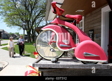 L'Amana, Iowa, États-Unis. 18 mai, 2014. Une variété de boutiques line 220e Sentier dans l'Amana, Iowa Dimanche 19 mai 2014. L'Amana Colonies sont situé à 5 miles au nord de l'Interstate 80 sur les routes de l'Iowa 151, 6 et 220. Les colonies sont à 20 miles au sud-ouest de Cedar Rapids, et 17 milles à l'ouest de l'Iowa City. © Kevin E. Schmidt/ZUMAPRESS.com/Alamy Live News Banque D'Images