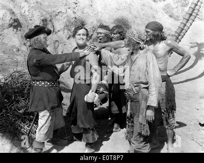 Donald Crisp, (à gauche), Douglas Fairbanks, sur-ensemble du film, "The Black Pirate", 1926 Banque D'Images