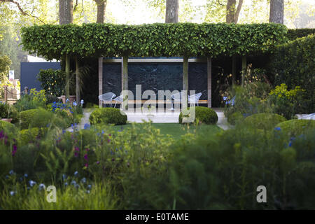 Londres, Royaume-Uni. 19 mai, 2014. Le Telegraph .jardin conçu par Tommaso Del Buono et Paul Gazerwitz.Le Chelsea Flower Show organisé par la Royal Horticultural Society (RHS) dans le parc du Royal Hospital Chelsea tous les mois de mai, est le plus célèbre flower show au Royaume-Uni, peut-être dans le monde. Il attire des visiteurs de partout dans le monde, Londres, Royaume-Uni. Credit : Veronika Lukasova/ZUMAPRESS.com/Alamy Live News Banque D'Images