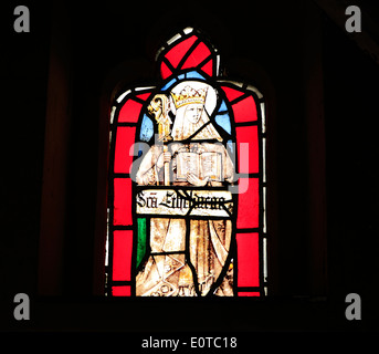 Saint Etheldreda, Anglais 15e siècle médiéval vitrail, Église Sandringham, Norfolk England UK Banque D'Images