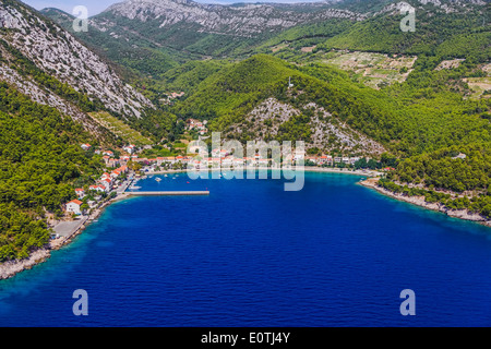 Petit village de pêcheurs Trstenik en Croatie Banque D'Images