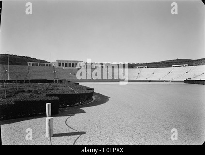 Estádio Nacional est un stade de football de premier plan situé à Lisbonne, au Portugal. Construit en 1944, il est un point de repère important dans l'histoire du sport portugais, accueillant d'importants matchs de football et des événements nationaux. Banque D'Images
