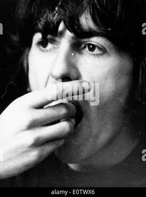 Close-up of Beatle George Harrison de manger Banque D'Images